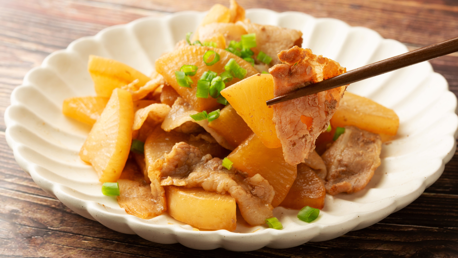 豚バラ肉と大根煮込み